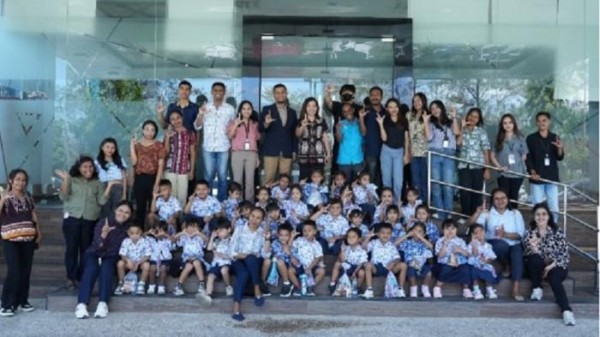 Mendidik Generasi Emas, PLN NTT Kenalkan Listrik Lewat Outing Class Bagi TK Barunawati Kupang