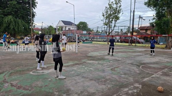 Berlangsung Outdoor, Atlet Takraw Tapin Matangkan Persiapan Hadapi Porprov Kalsel 2025 di Tanahlaut 