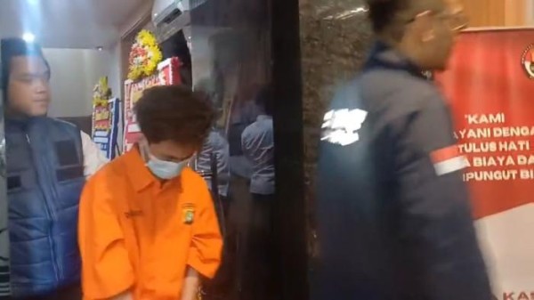 Coba Peras Bank Swasta, Pemilik Akun Bjorka Ditangkap Polisi di Rumah Pacar di Minahasa