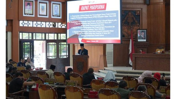 Gelar Rapat Paripurna Bahas 4 Raperda Strategis, Sejumlah Fraksi DPRD Klaten Beri Catatan Kritis