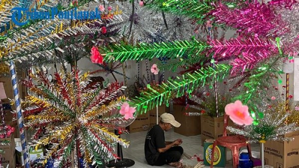 Omzet Capai Puluhan Juta, Perajin Manggar Panen Rezeki Jelang HUT Pontianak