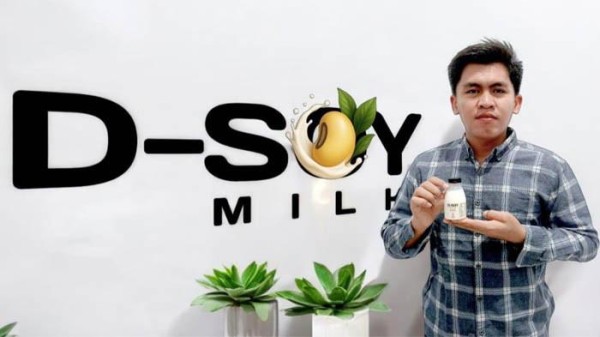 Lepas Pekerjaan Di Bank, Ketua HIPMI Bondowoso Sukses Berjualan Susu Kedelai 15 Ribu Botol Per Hari