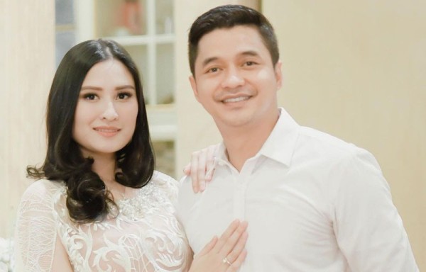 Angbeen Rishi Gugat Cerai Adly Fairuz 