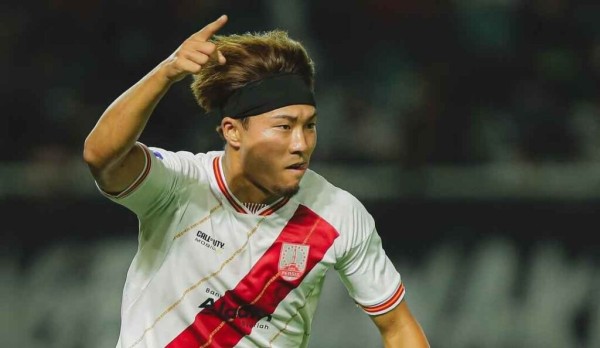 Persebaya Vs Persis Masih 1-1, Aksi Tanaka dan Perovic Warnai Babak Pertama