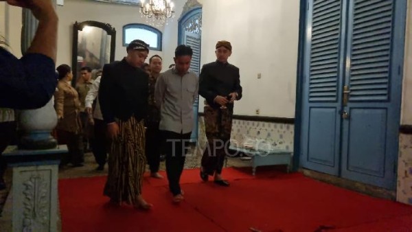 Wapres Gibran Melayat Wafatnya Pakubuwono XIII