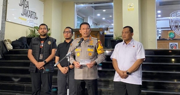 Usai Diperiksa 9 Jam, Roy Suryo Cs Tidak Ditahan