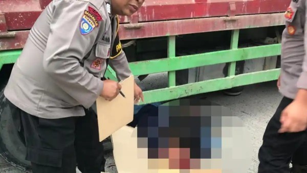 Bercanda di Jalan Raya, Siswi di Kediri Tewas Mengenaskan