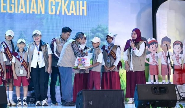 Wamen Fajar Ajak Siswa Peduli pada Korban Bencana Sumatra