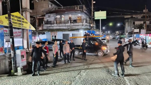 Tekan Angka Kriminalitas, Tim Gabungan Polres Sibolga dan BKO Sat Brimob Polda Sumut Gelar Patroli