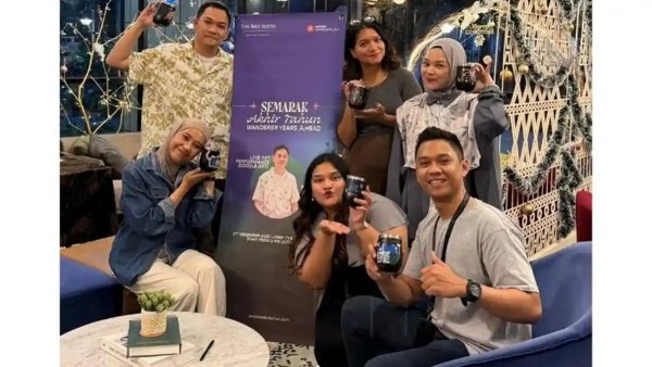 Rayakan Tahun Baru Berbeda, The Reiz Suites Hadirkan Live Doodle Art dan Merchandise Eksklusif