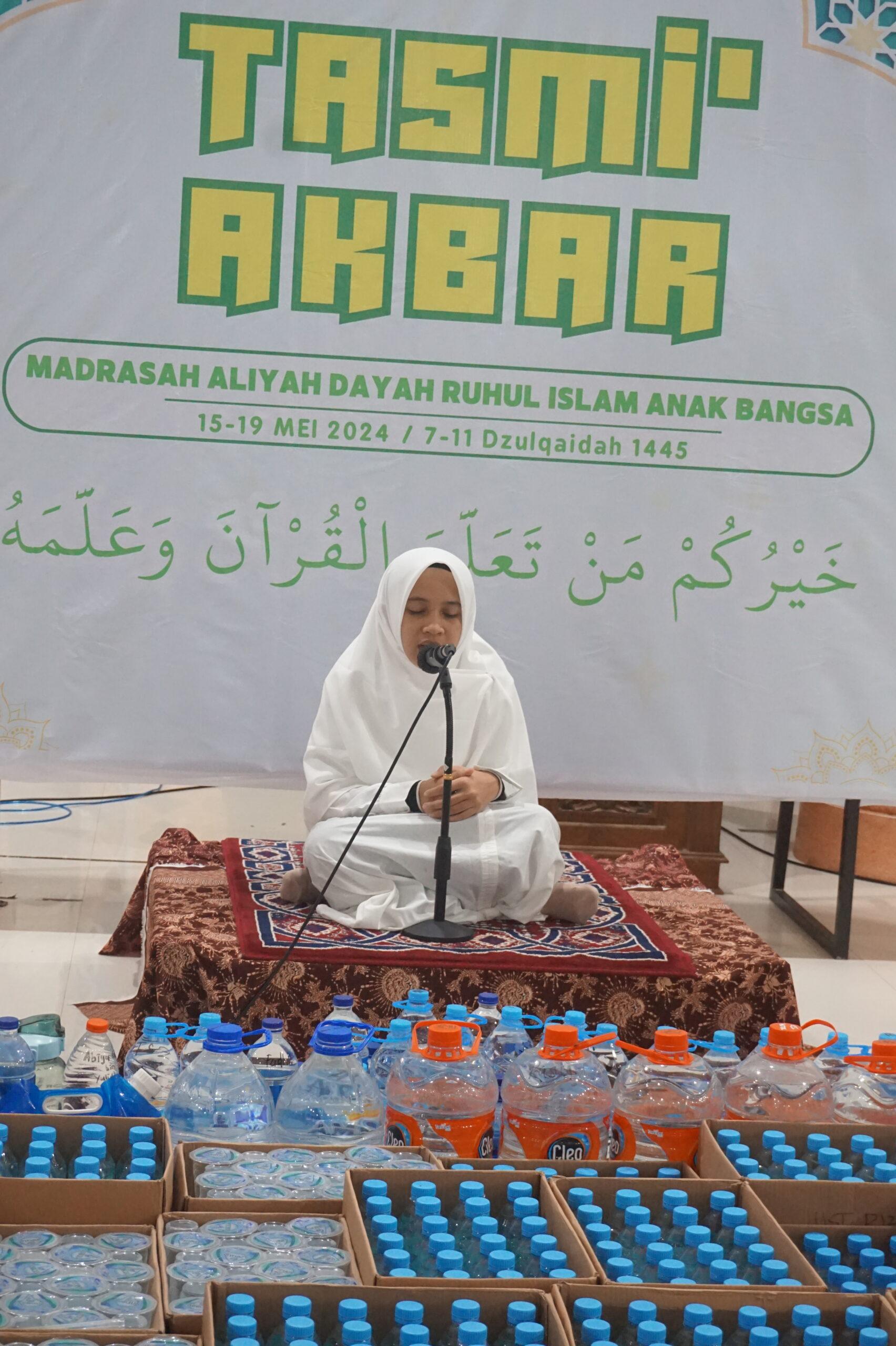 Madrasah Aliyah Dayah Ruhul Islam Anak Bangsa Gelar Tasmi’ Akbar 2024