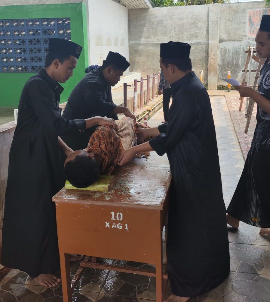 Seminar dan Lomba Tajhiz Mayyit OSISMADA RIAB: Mewujudkan Santri Berilmu dan Beramal