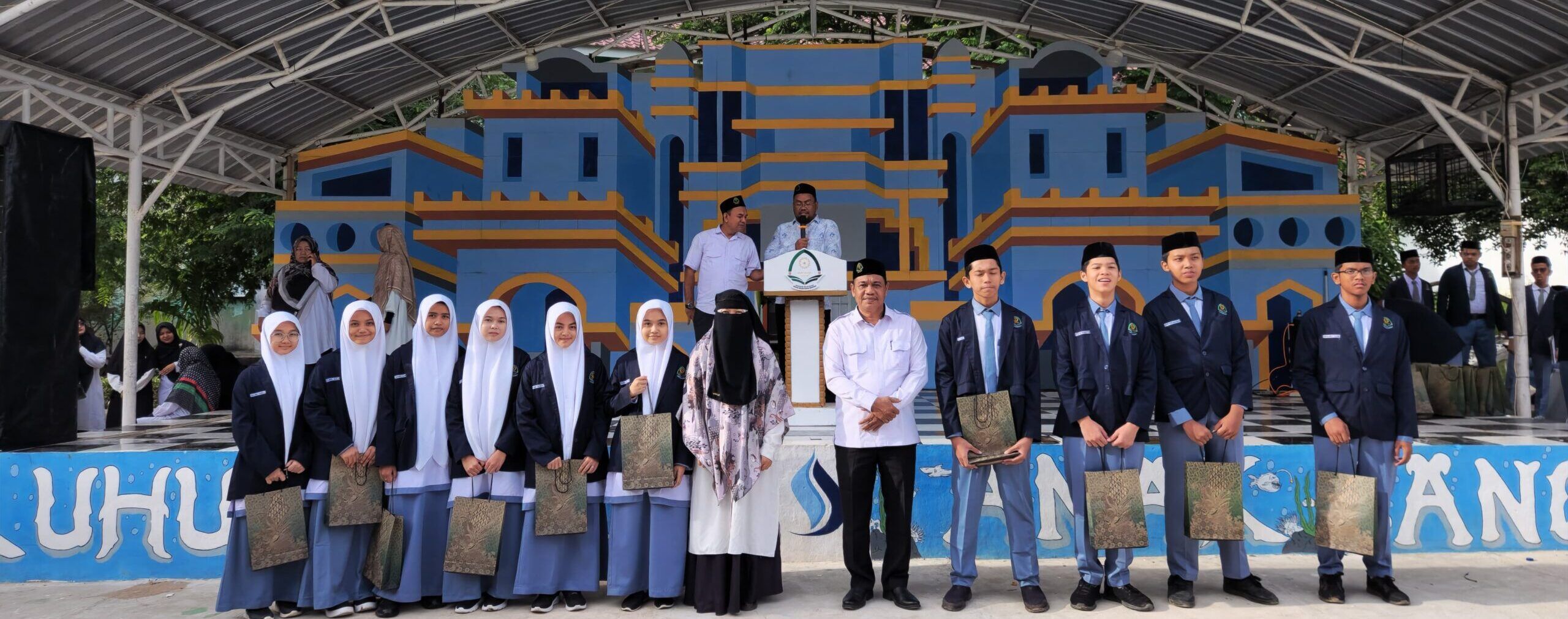 RIAB Apresiasi Prestasi: Hadiah Spesial untuk Peserta Terbaik Matrikulasi Santri Baru 2024