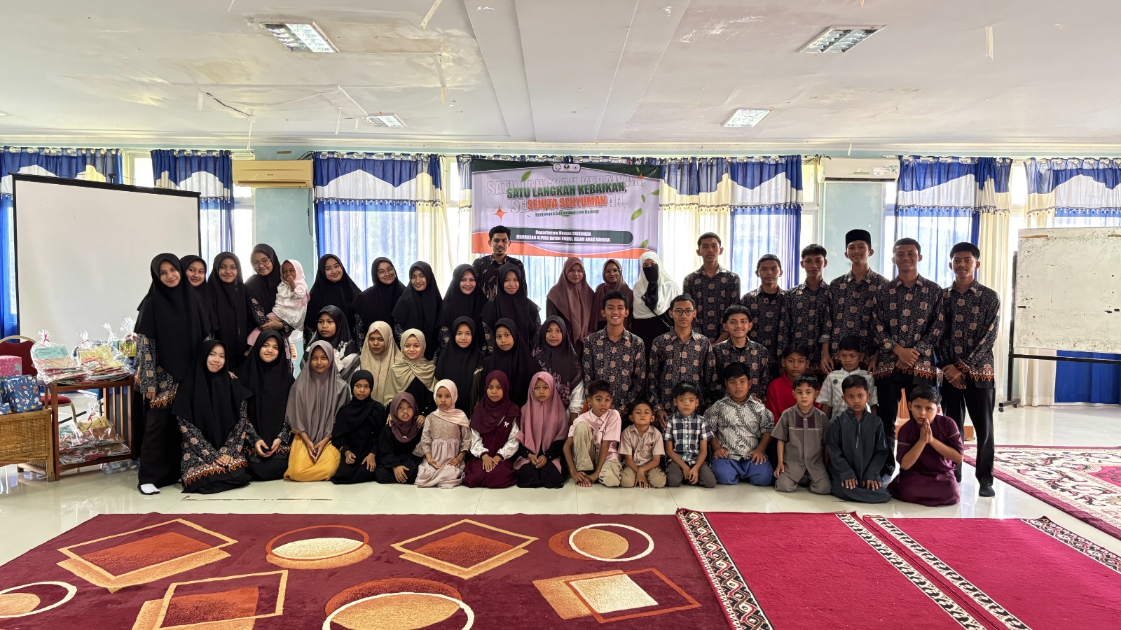 Satu Langkah Kebaikan Sejuta Senyuman, Osismada RIAB Kunjungi Yakesma