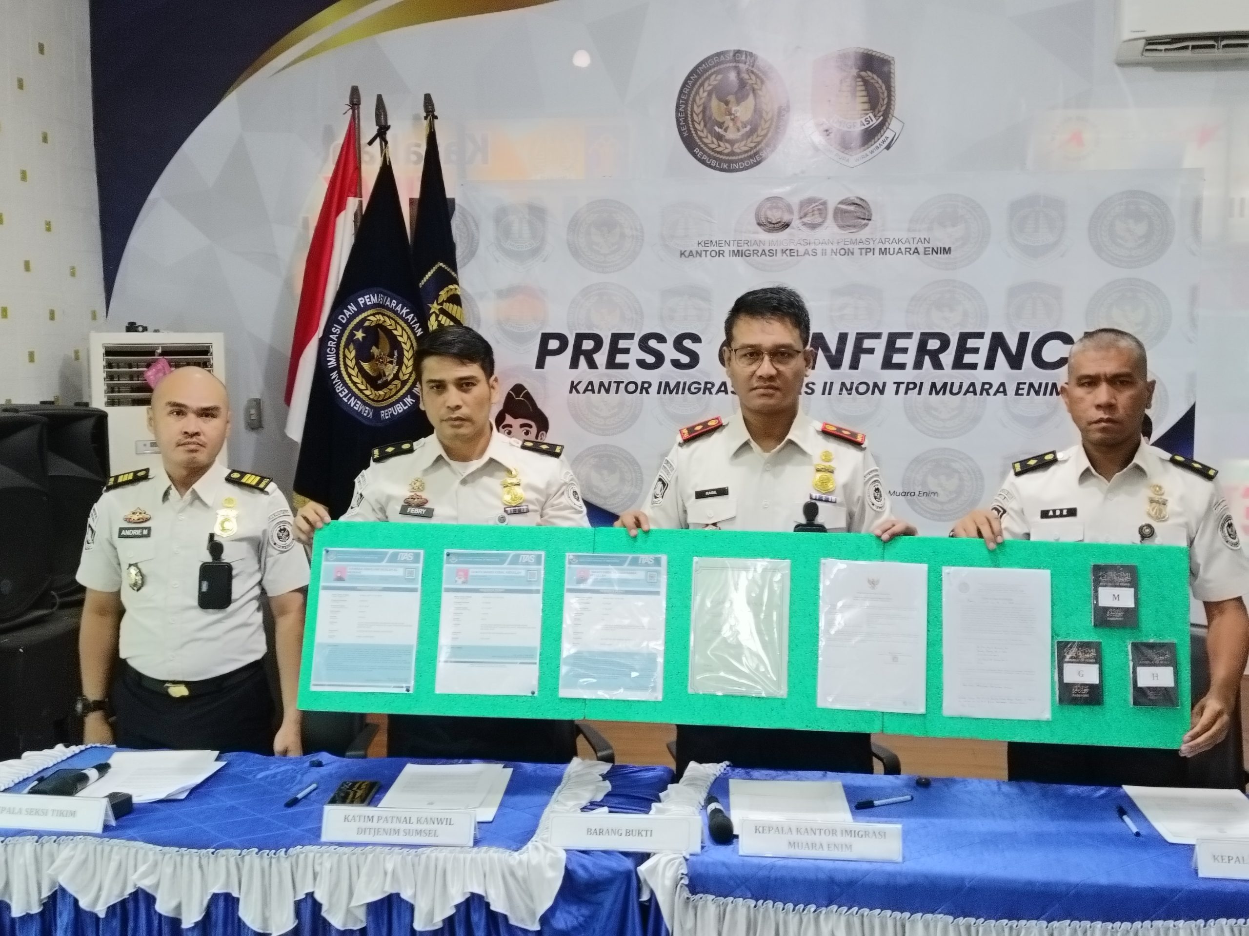 Berikan Keterangan Palsu, Tiga WNA Asal Yaman Dideportasi Dari Indonesia