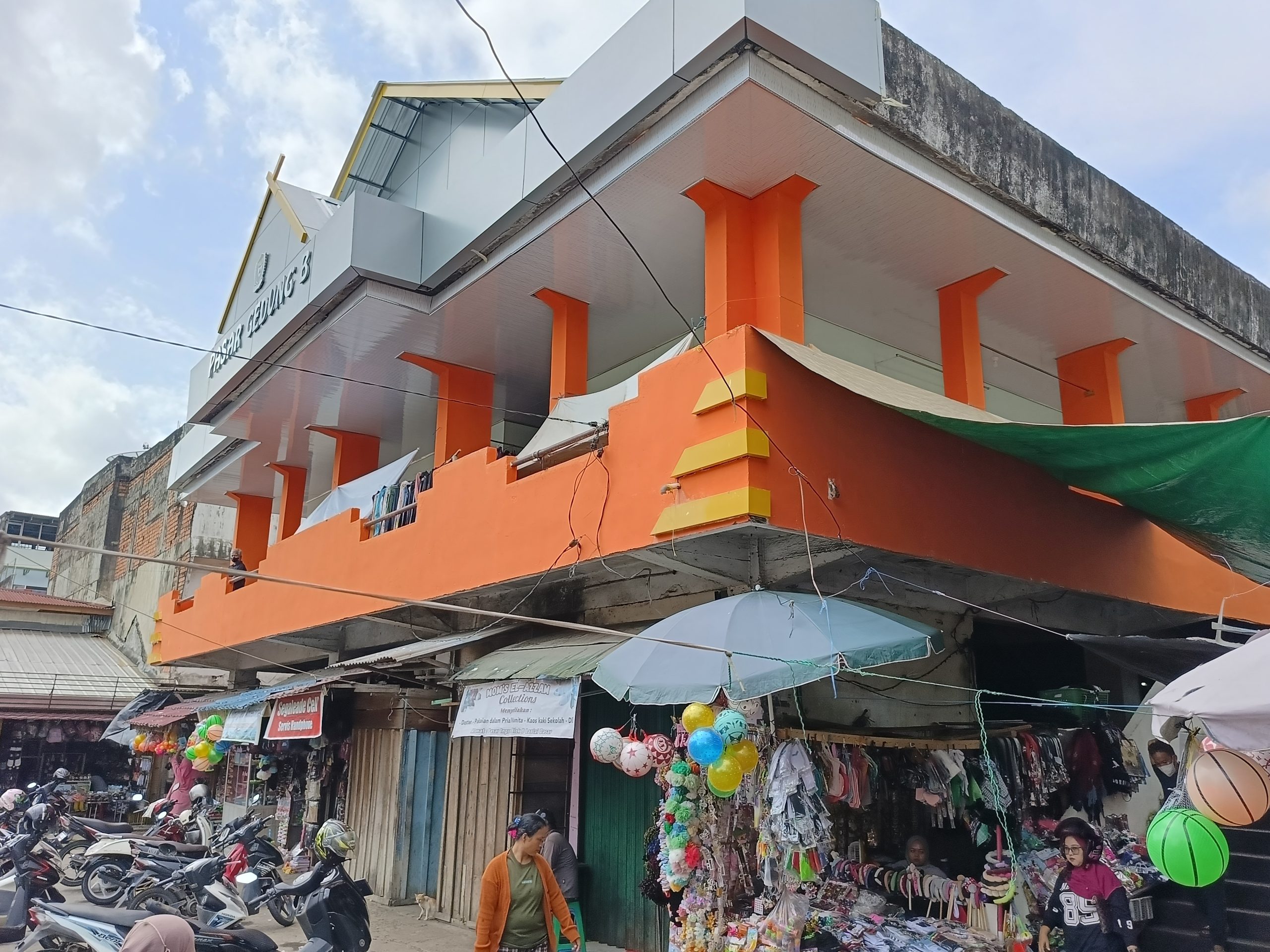 PPK Rehab Los Gedung B : Dari Los Jadi Kios, Cat Kita Perbaiki