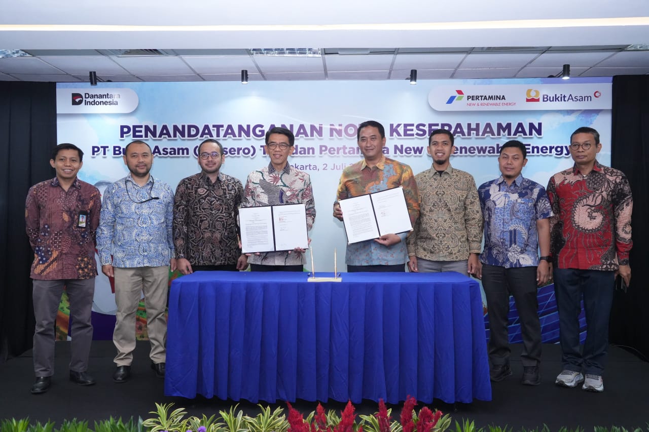 PTBA dan PNRE Jajaki Pengembangan PLTS di Lahan Pascatambang