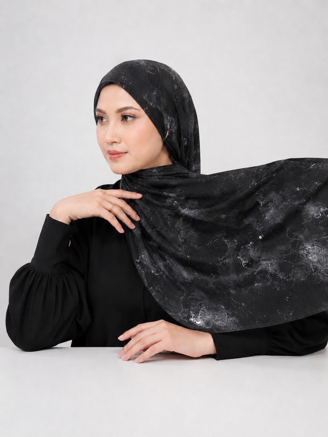 VISCOSE PRINT BLACK MARBLE
