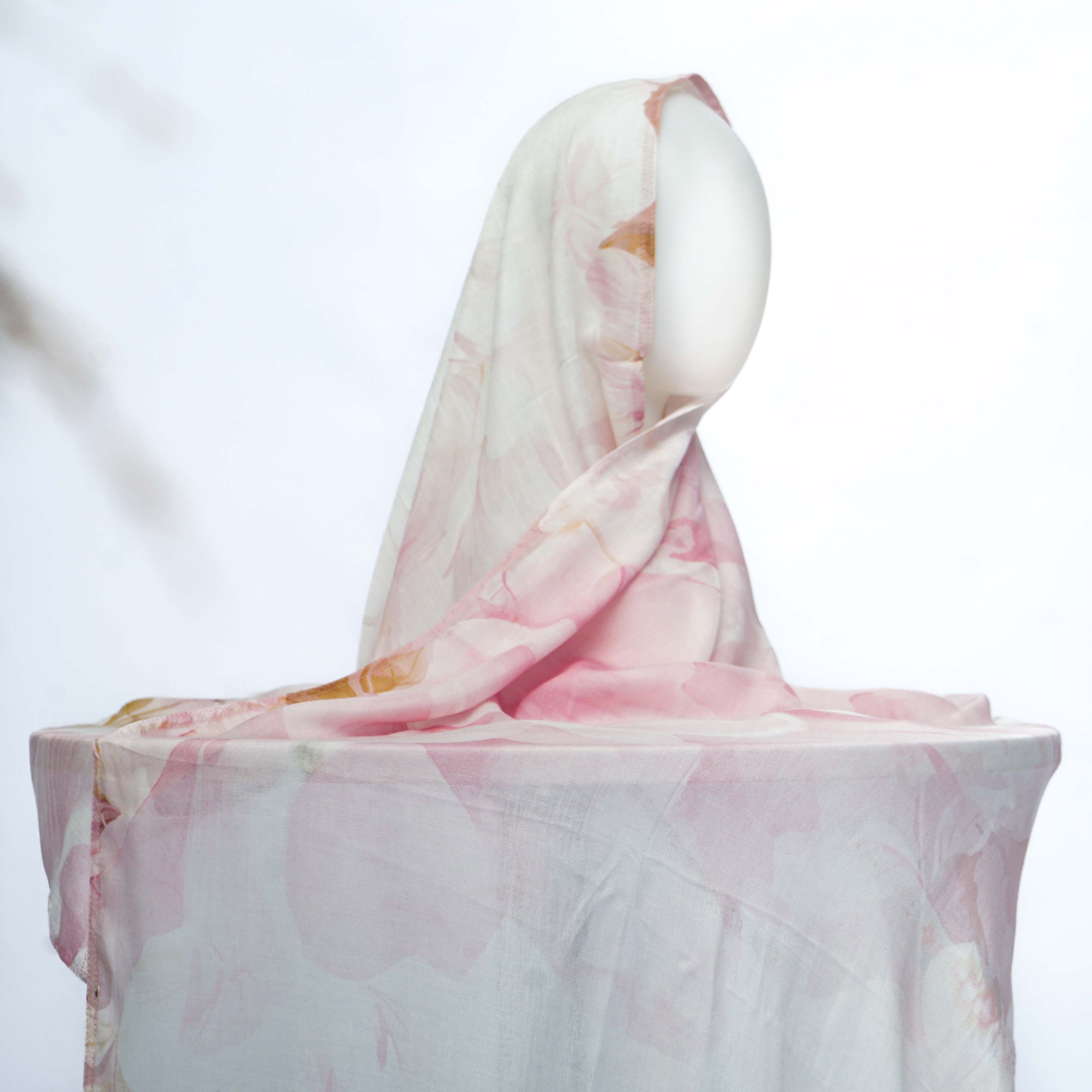 VISCOSE PRINT MAGNOLIA