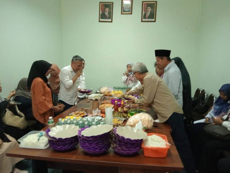 Halal Bihalal Prodi Administrasi Bisnis FISIP Universitas Riau Pererat Silaturahmi Civitas Akademika