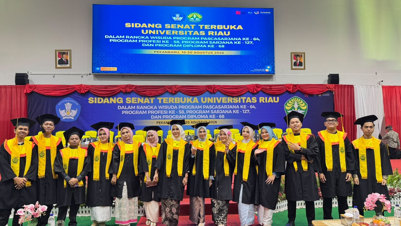Prodi Administrasi Bisnis FISIP Universitas Riau Luluskan 17 Sarjana  pada Wisuda Ke-127