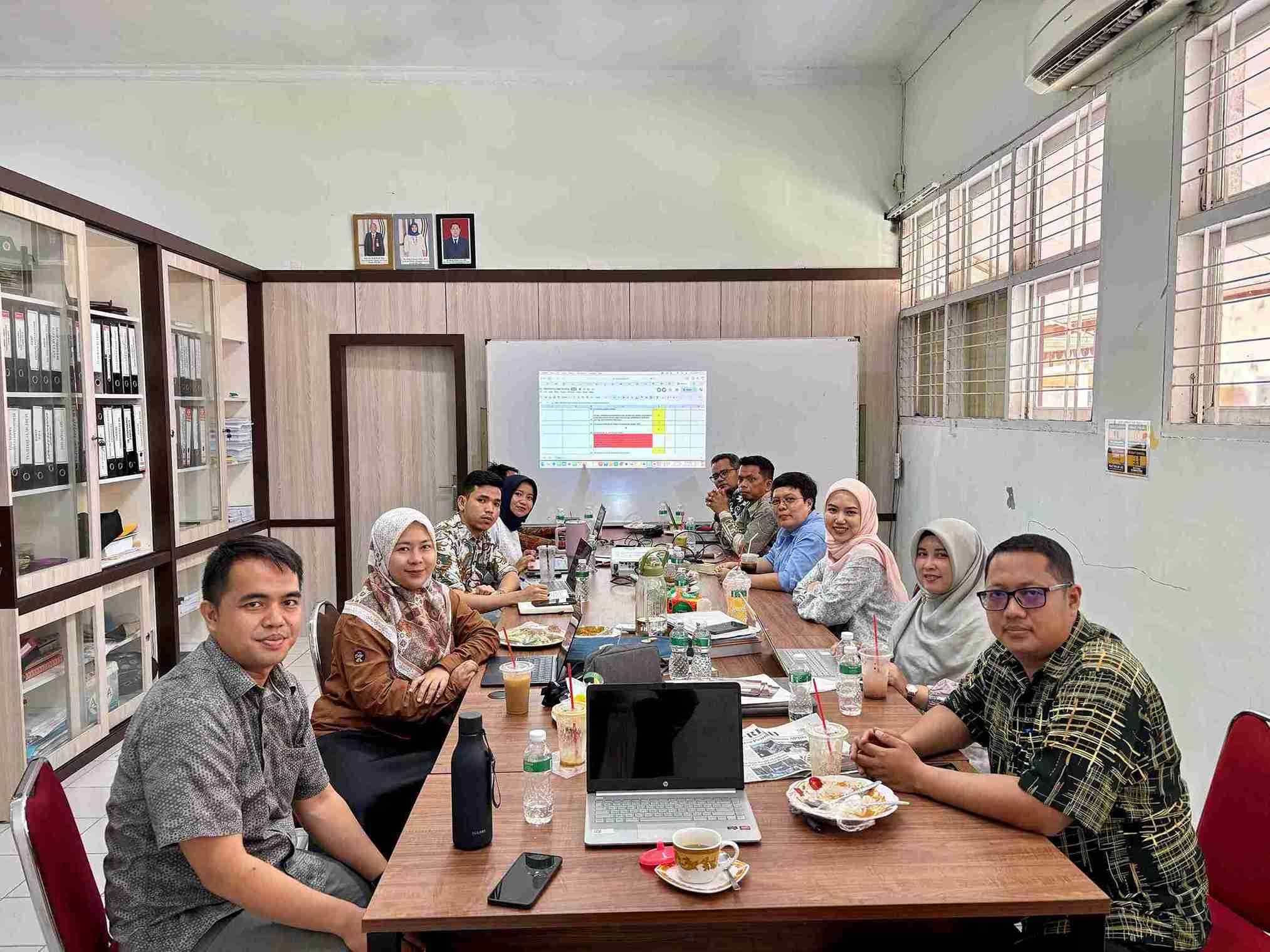 Program Studi Administrasi Publik UNRI Lanjutkan Penyusunan dan Pelengkapan Borang Akreditasi LAMSPAK