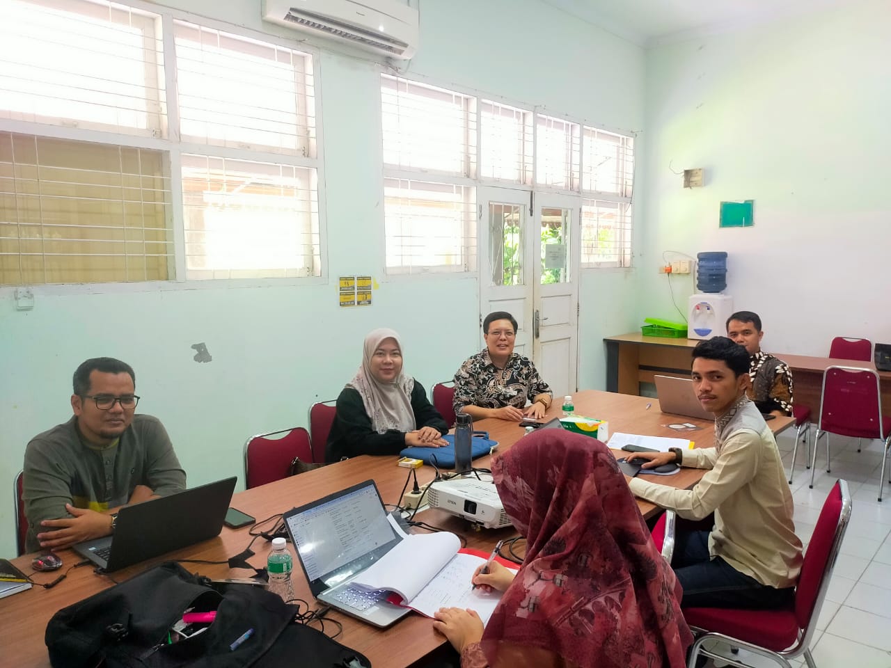 Kaprodi Administrasi Publik FISIP UNRI Pimpin Rapat Persiapan Penyusunan Kurikulum Baru