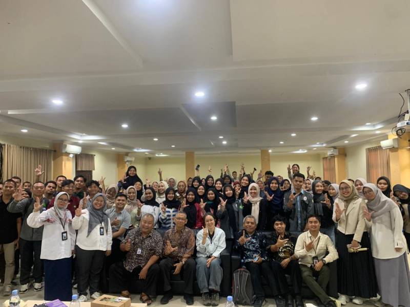 Guest Lecture Sosio-Ekologis Kelapa Sawit: Dari Petani Kecil Menuju Lanskap Berkelanjutan