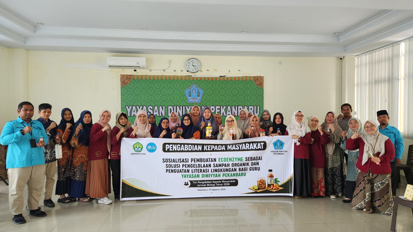 Tim Pengabdian Jurusan Biologi Sosialisasikan Pembuatan Eco-Enzyme kepada Guru Yayasan Diniyyah Pekanbaru
