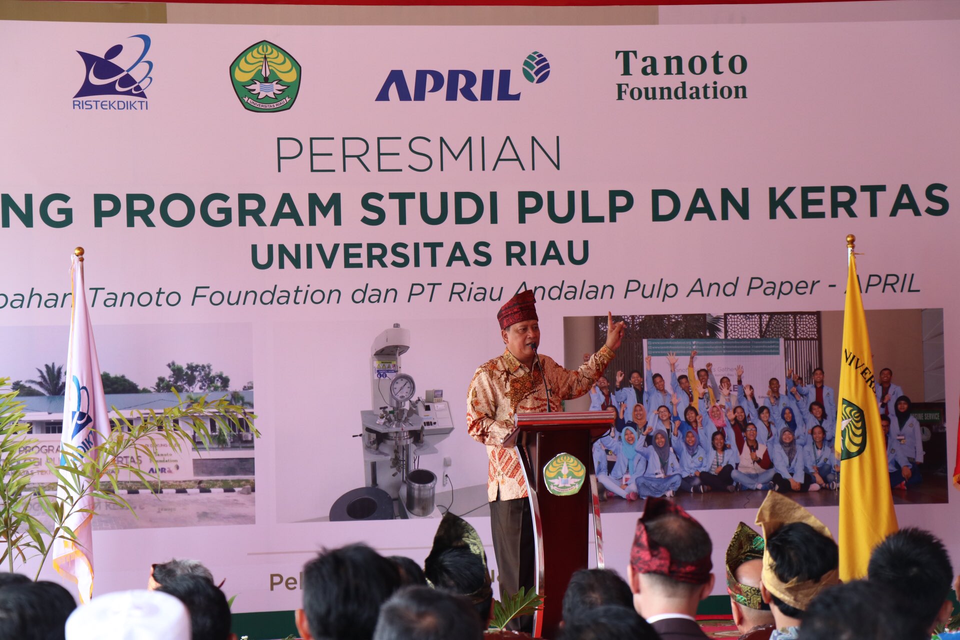 Menristekdikti Resmikan Gedung Prodi Pulp dan Kertas UNRI: Sinergi UNRI, Tanoto Foundation, dan PT RAPP