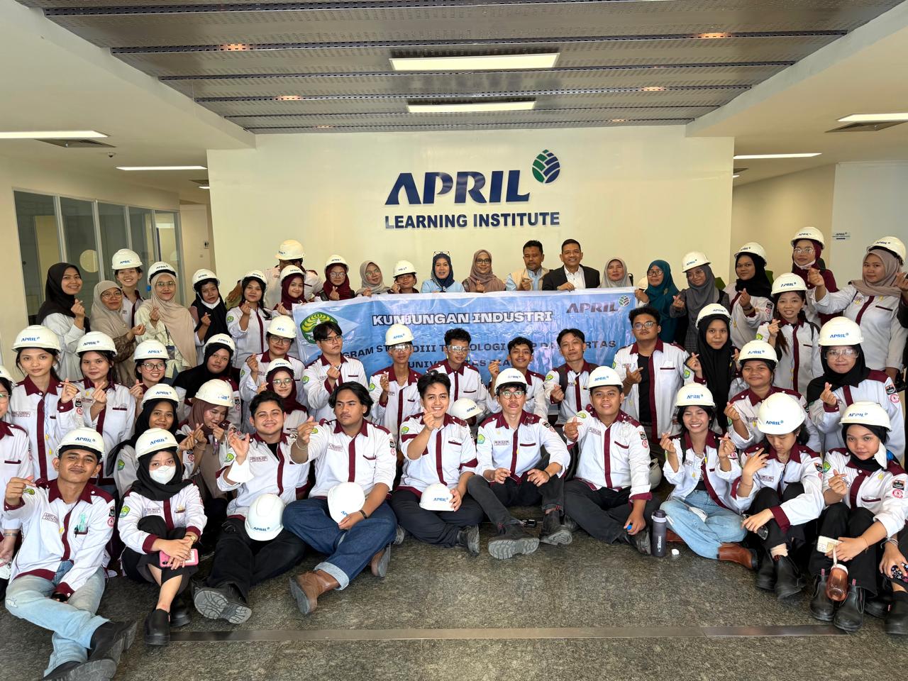 Mahasiswa D3 Teknologi Pulp dan Kertas Universitas Riau Laksanakan Kunjungan Industri ke PT RAPP