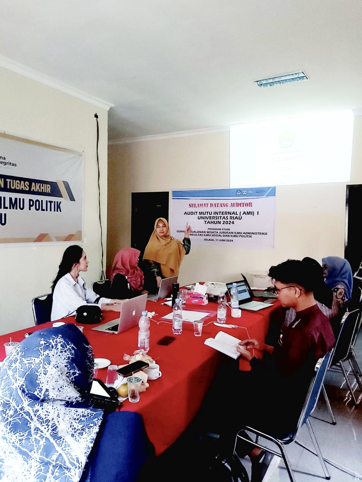 PROGRAM STUDI DIPLOMA 4 USAHA PERJALANAN WISATA GELAR RAPAT RUTIN JELANG ISK AKREDITASI