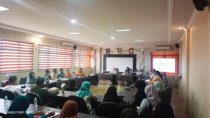 Rapat Evaluasi Kinerja Bulanan FISIP Universitas Riau: Wujudkan Wilayah Bebas dari Korupsi (WBK) dan Wilayah Birokrasi Bersih dan Melayani (WBBM)