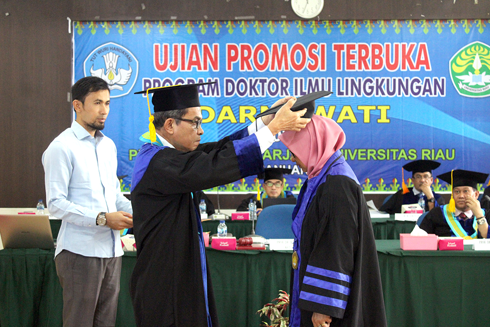 SIDANG TERBUKA PROGRAM PASCASARJANA UNIVERSITAS RIAU KE-117 DARMAWATI