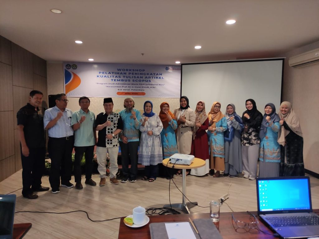 Workshop Penulisan Karya Ilmiah Program Studi Administrasi Bisnis FISIP UNRI Digelar di Evo Hotel, Pekanbaru
