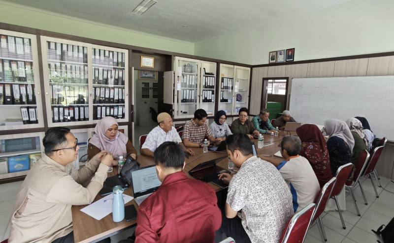 Rekonstruksi Kurikulum Strata I Administrasi Publik FISIP Universitas Riau