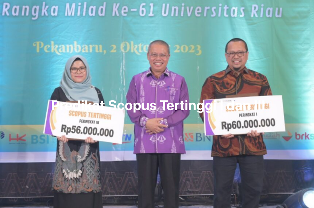 Dosen Fisika Menerima Anugerah di Bidang Penelitian dan Pengabdian pada Malam Penganugerahan dan Temu Alumni UNRI