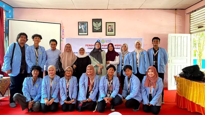 Tim Pelaksana KKN MBKM Jurusan Hubungan Internasional Sosialisasikan Edukasi Pencegahan Bullying
