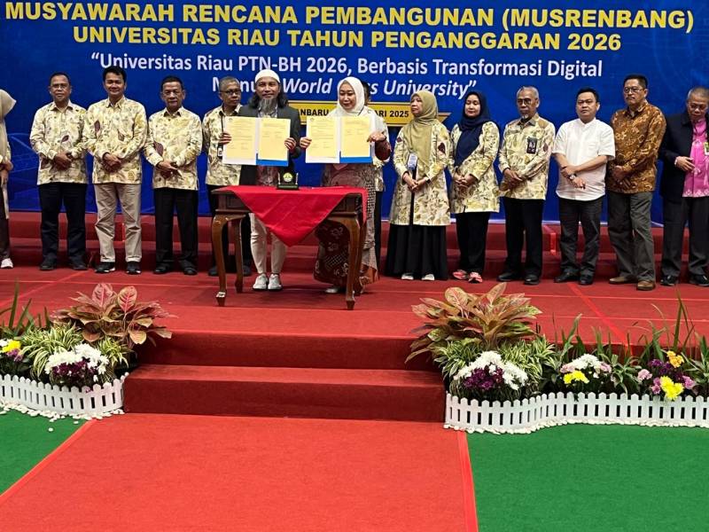 FISIP Strengthens Commitment Through Signing of 2025 Performance Agreement with Rector of Riau University: Strengthening Digital Transformation Towards World Class University