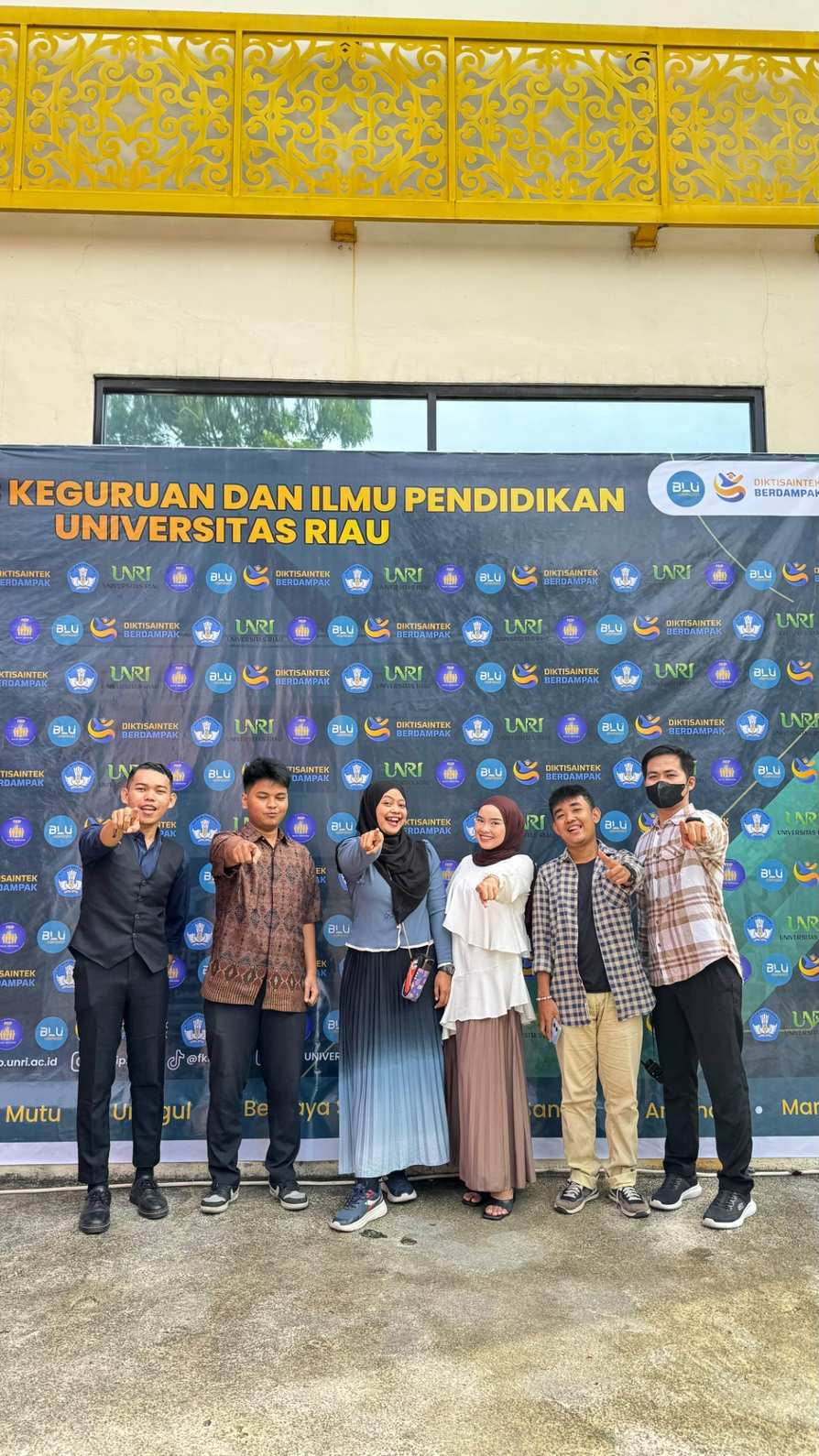 Mahasiswa Pendidikan Masyarakat Unjuk Prestasi di Panggung PKKMB FKIP UNRI 2025