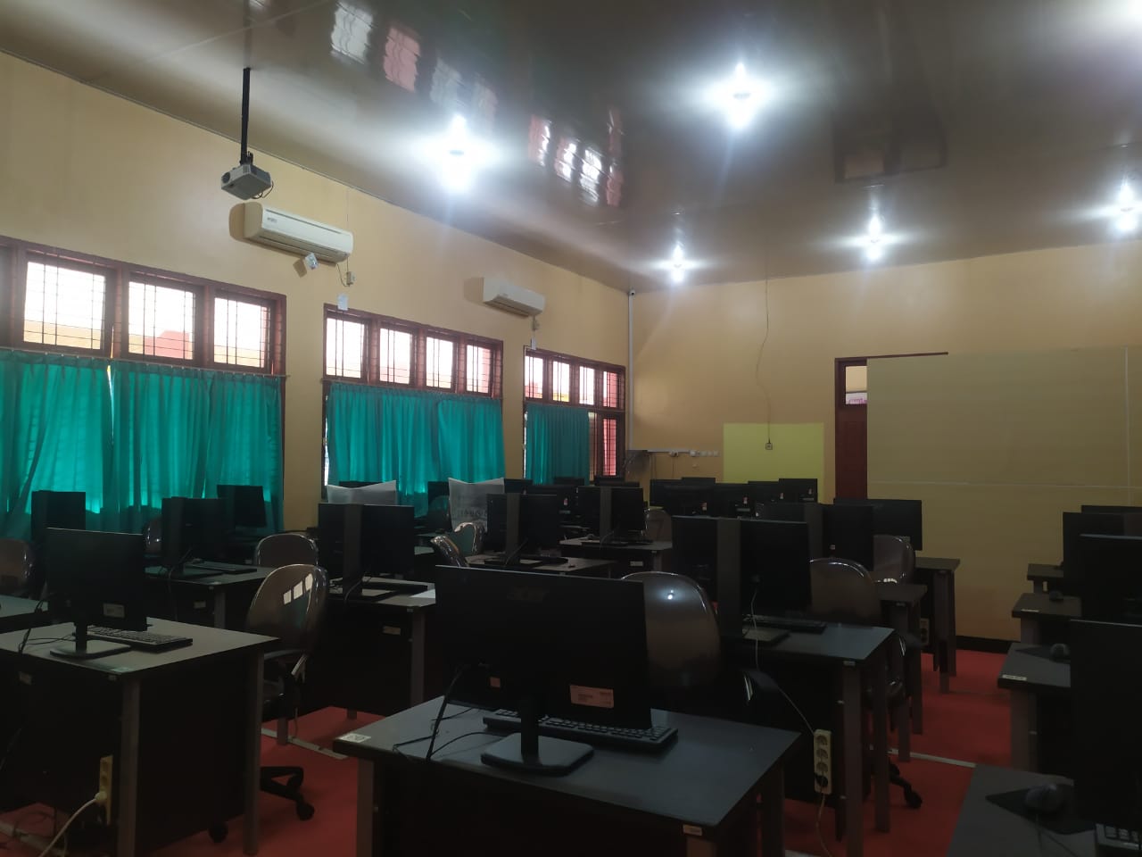 Pendirian CBE Center Fakultas Ekonomi dan Bisnis Universitas Riau