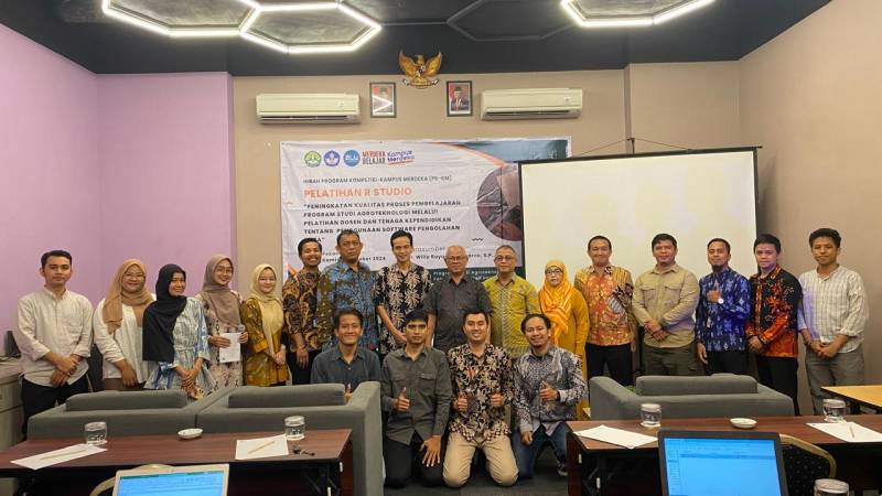 Pelatihan Dosen dan Tenaga Kependidikan dalam Pengolahan Data Menggunakan R Studio untuk Peningkatan Kualitas Proses Pembelajaran Program Studi Agroteknologi