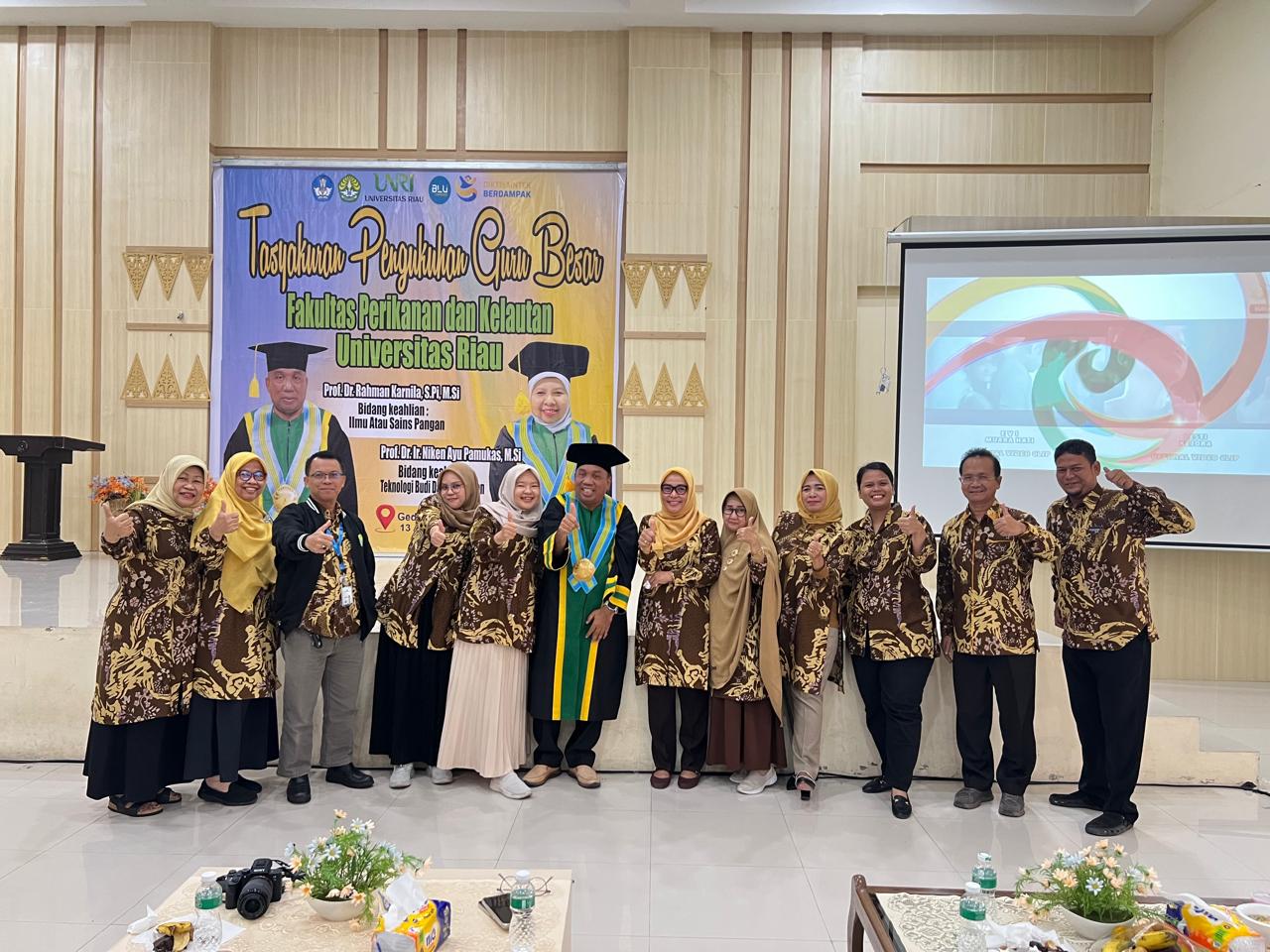Tasyakuran Guru Besar FPK UNRI: Merayakan Pengukuhan Prof. Rahman Karnila dan Prof. Niken Ayu Pamukas