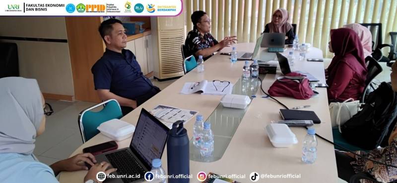 Satu Narasi, Satu Arah: FEB UNRI Konsolidasikan Tim Media Center