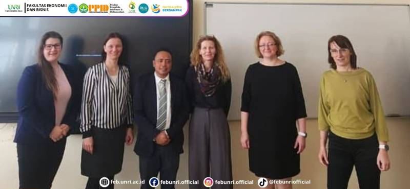 Dosen FEB UNRI Marhadi Sukses Pertahankan Disertasi Doktor di Hungaria, Angkat Kajian Brand Addiction pada Industri Kopi Indonesia