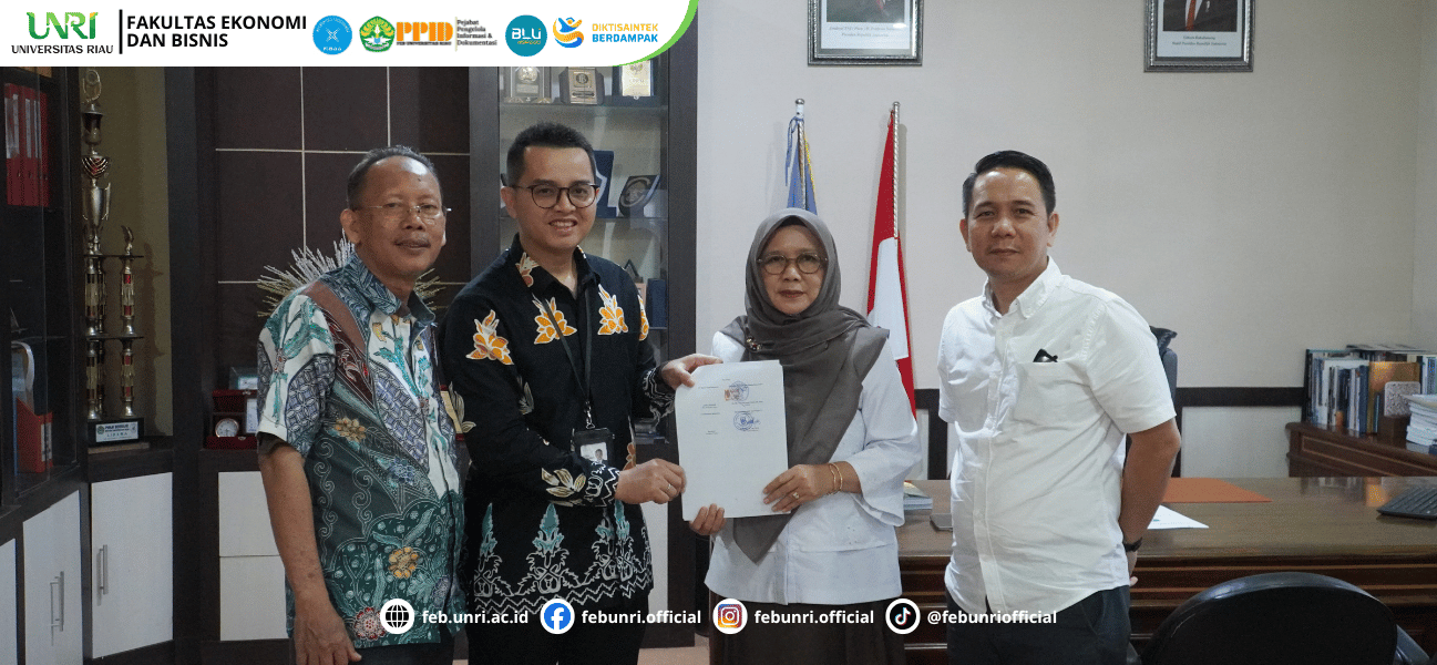 Momentum HUT ke-61 PGN, Bank Pohon FEB UNRI Terima 100 Bibit Pohon