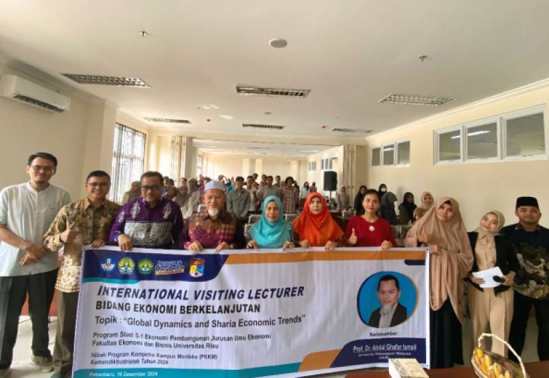 Program Studi Ekonomi Pembangunan FEB UNRI Gelar Internasional Visiting Lecturer dengan Topik “Global Dynamics dan Tren Ekonomi Syariah”