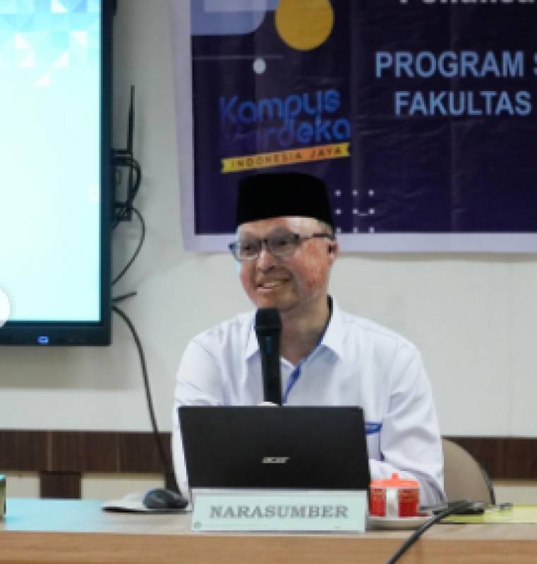 Workshop Penulisan Artikel Jurnal Mahasiswa Doktor Program Studi Manajemen Program Doktor Fakultas Ekonomi dan Bisnis Universitas Riau