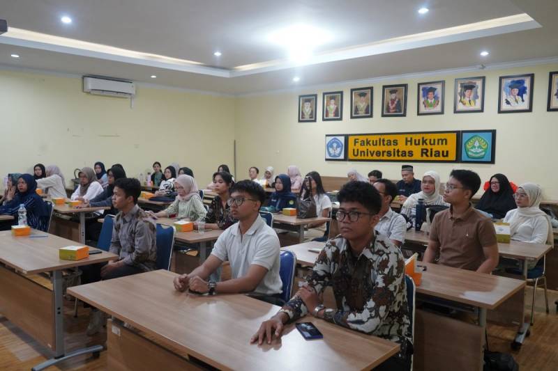 Tingkatkan Kemampuan Kompetisi, FH UNRI Gelar Sosialisasi Program Talenta KDMI dan NUDC