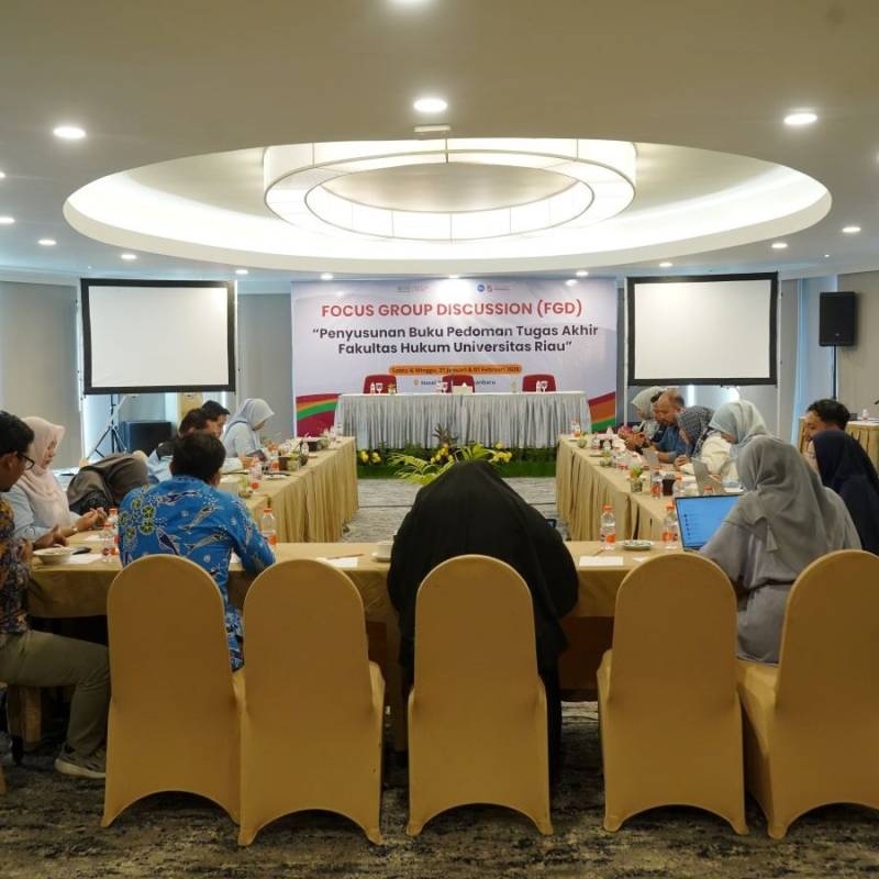 Sempurnakan Standar Kelulusan, FH UNRI Gelar FGD Pedoman Tugas Akhir